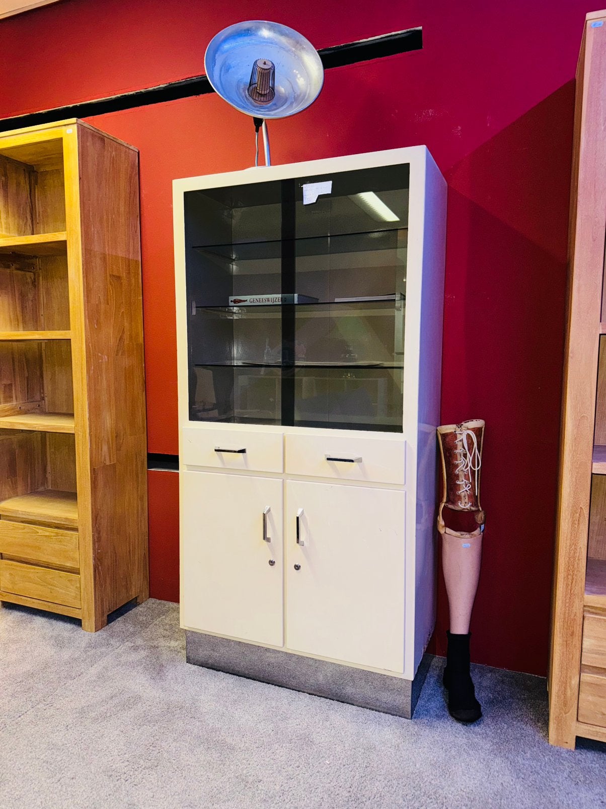 Vintage apothekerskast doktersvitrine, Antiek en Kunst, Ophalen