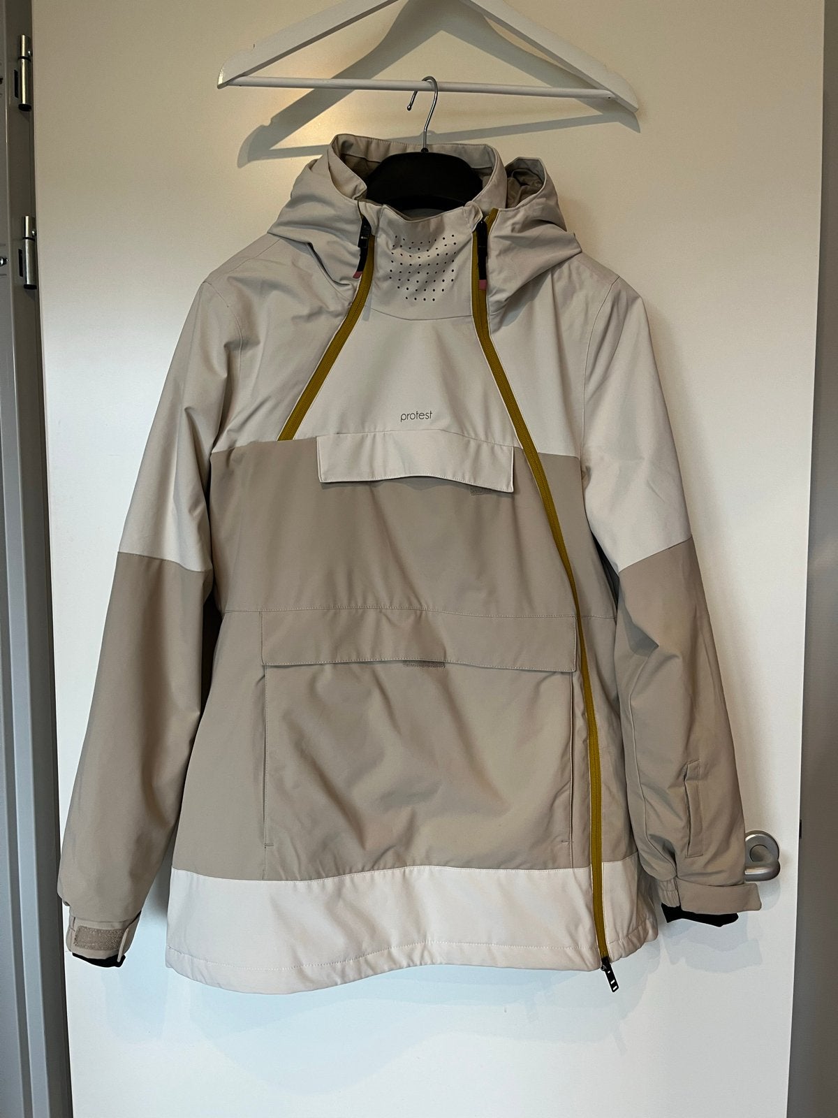 Protest dames skijas - Warm, waterafstotend en ademend, Ophalen of Verzenden, Zo goed als nieuw, Maat 42/44 (L), Beige