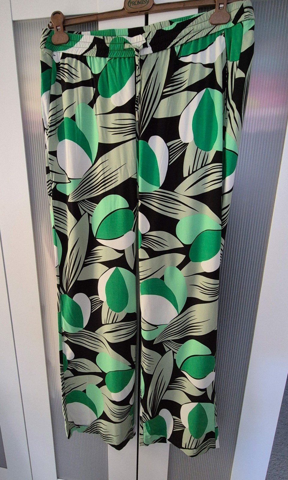 Broek van KYRA, Maat 42/44 (L), Nieuw, Ophalen of Verzenden, Lang