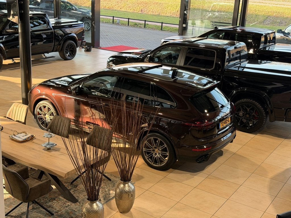 Porsche Cayenne Turbo + Porsche approved garantie 06-27, Auto's, Automaat, 8 cilinders, Bruin, 520 pk