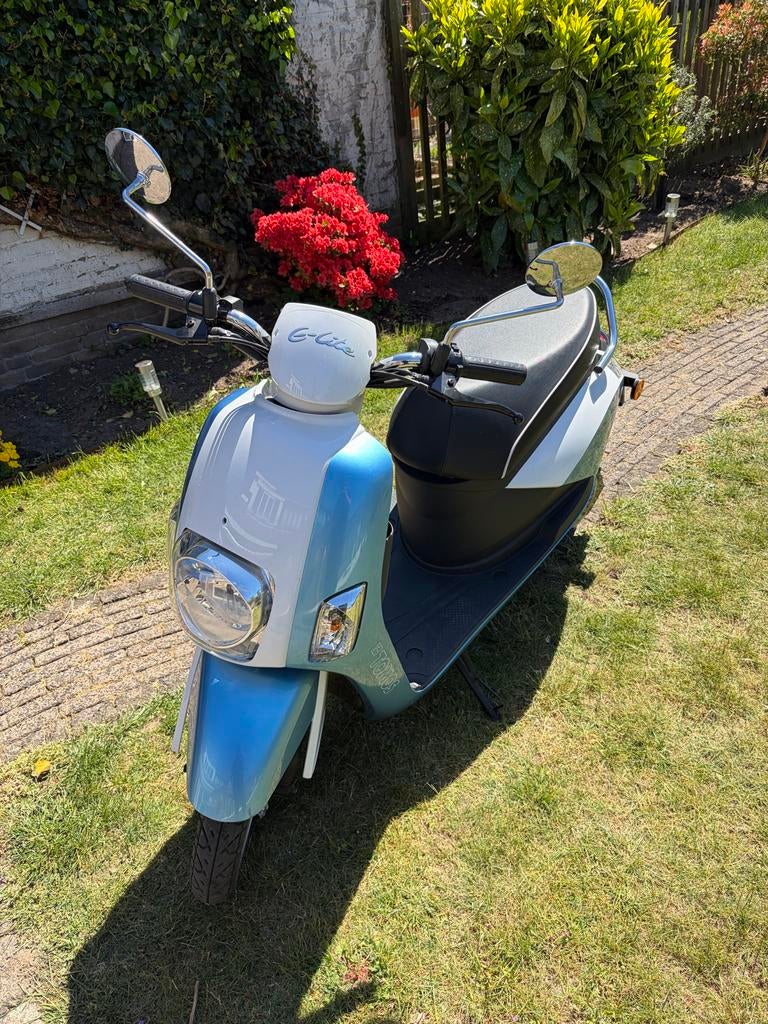 Elektrische Tomos E-lite met helm - Zo goed als nieuw, Ophalen, Tomos, Elektrisch, Zo goed als nieuw
