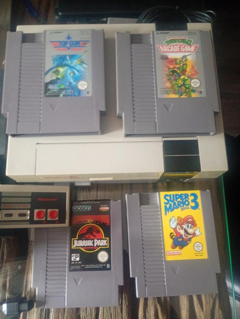 Nintendo NES Console met 4 games en 2 controllers, Ophalen of Verzenden, Gebruikt, Met 2 controllers, Met games
