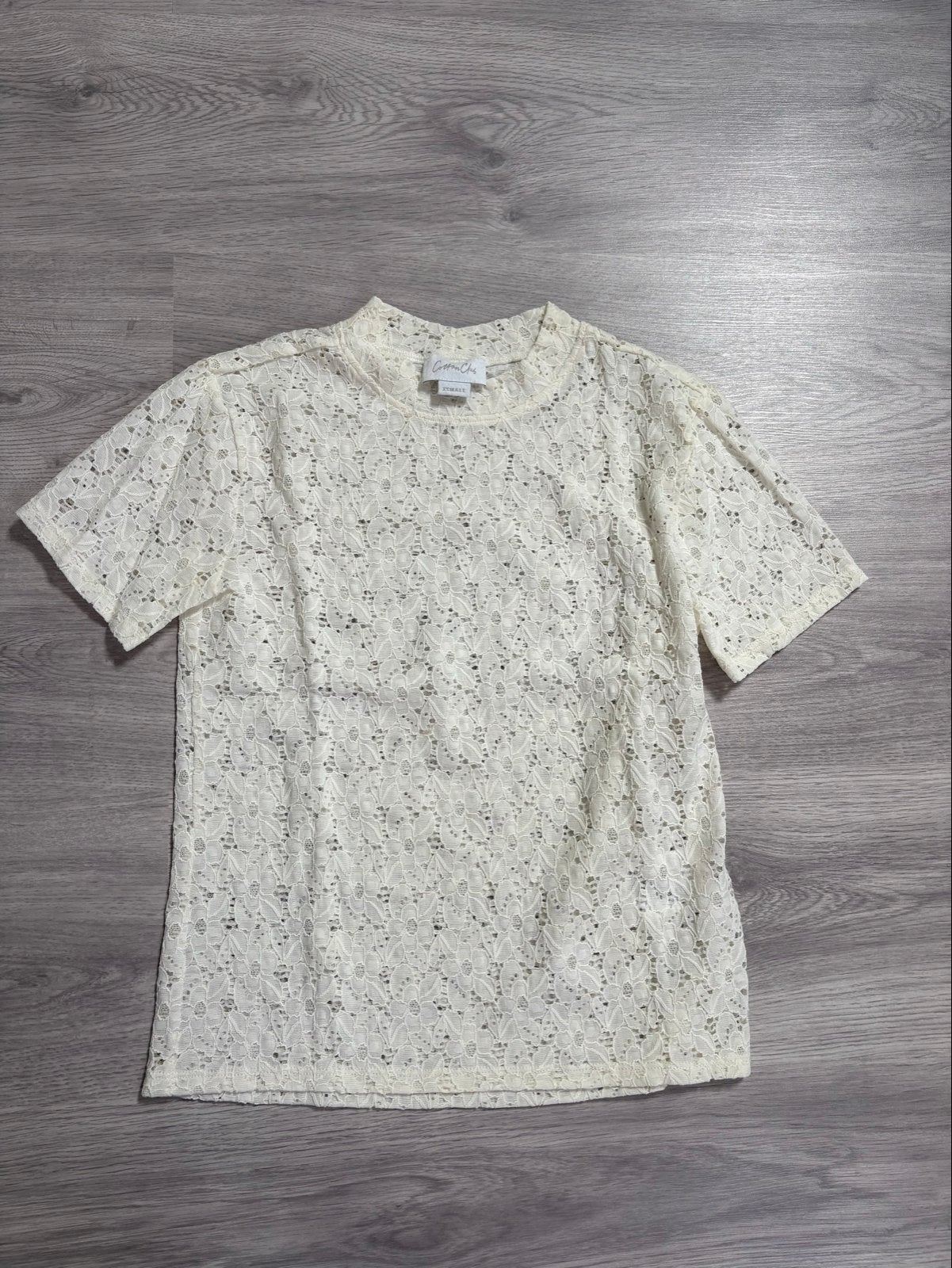 Cotton Club Crèmekleurige Kanten Top met Korte Mouwen, Kleding | Dames, T-shirts, Beige, Ophalen of Verzenden, Zo goed als nieuw