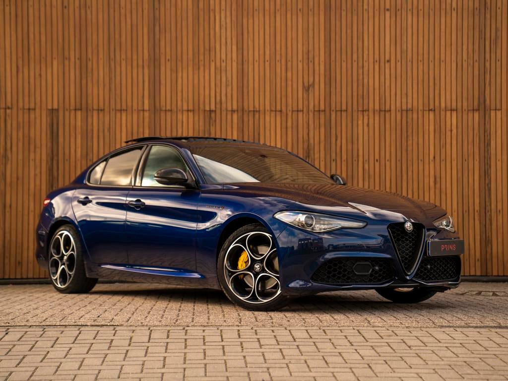 Alfa Romeo Giulia 2.0T 280pk Veloce Ti Q2 | Pano-dak | Blu M, Auto's, Alfa Romeo, Automaat, 745 kg, 4 cilinders, Met garantie (alle)