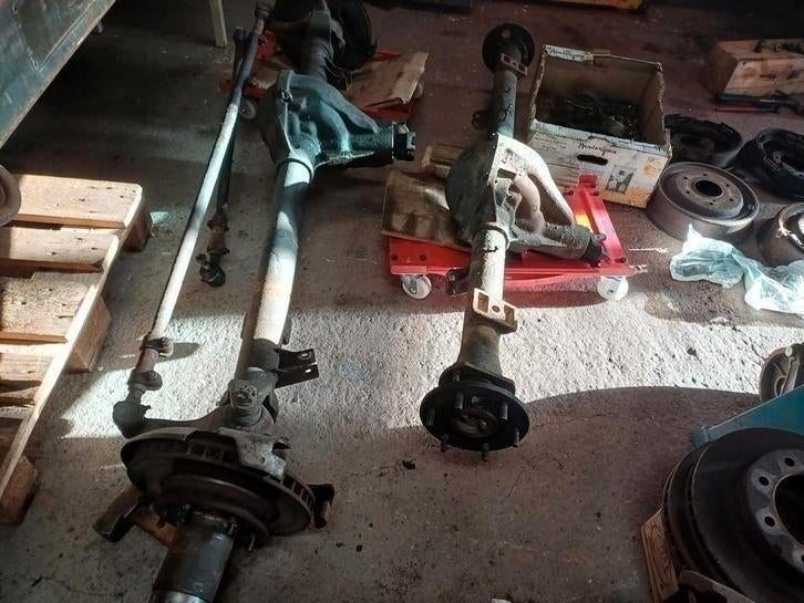 set jeep cherokee chief assen met 3.54 ratio vrijloopnaven, Ophalen, Jeep