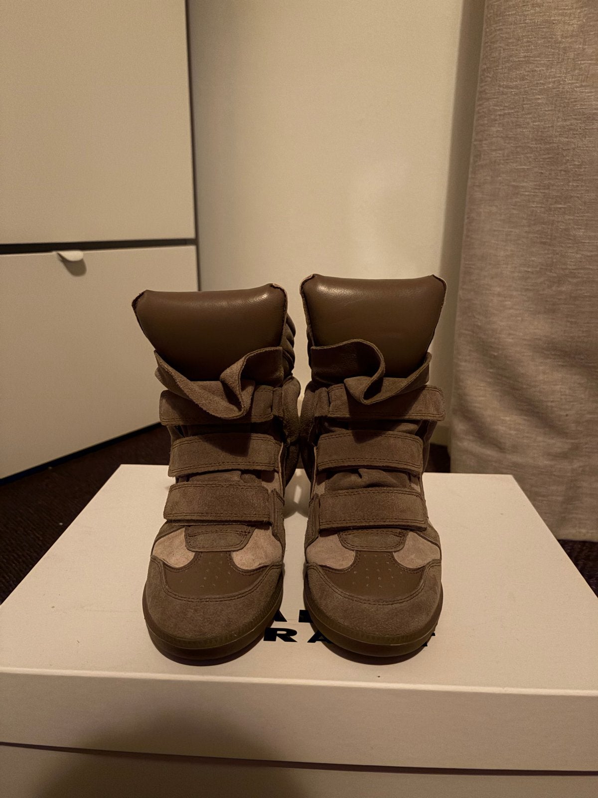 Isabel Marant bekett maat 39 olijf groen, Schoenen met lage hakken, Nieuw, Ophalen of Verzenden, Groen