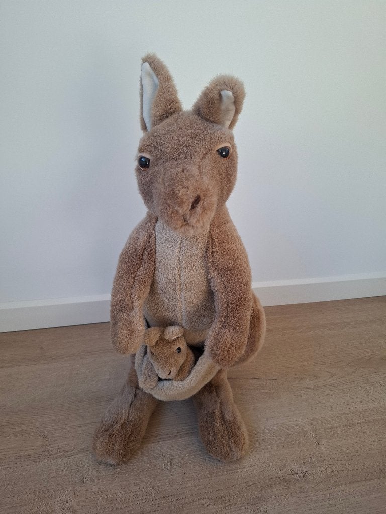 Kangaroe knuffel, Overige typen, Ophalen of Verzenden, Zo goed als nieuw, Middelgroot (20 tot 80 cm)