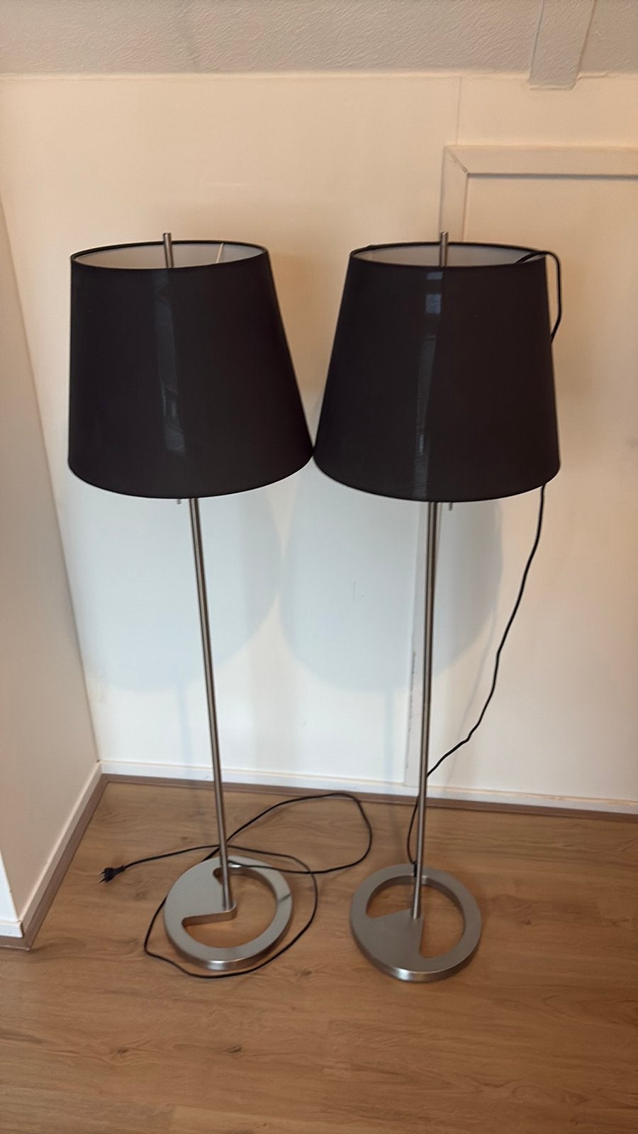 Set van 2 dimbare staande lampen, zwarte lampenkap, Ophalen, Zo goed als nieuw, 150 tot 200 cm