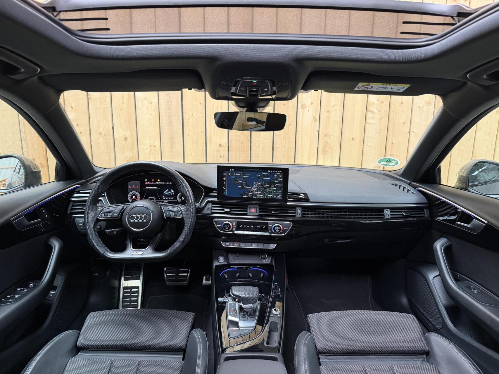 Audi A4 Avant 35 TFSI S edition Automaat | Achteruitrijcamer, Auto's, Gebruikt, Euro 6, 4 cilinders, A4