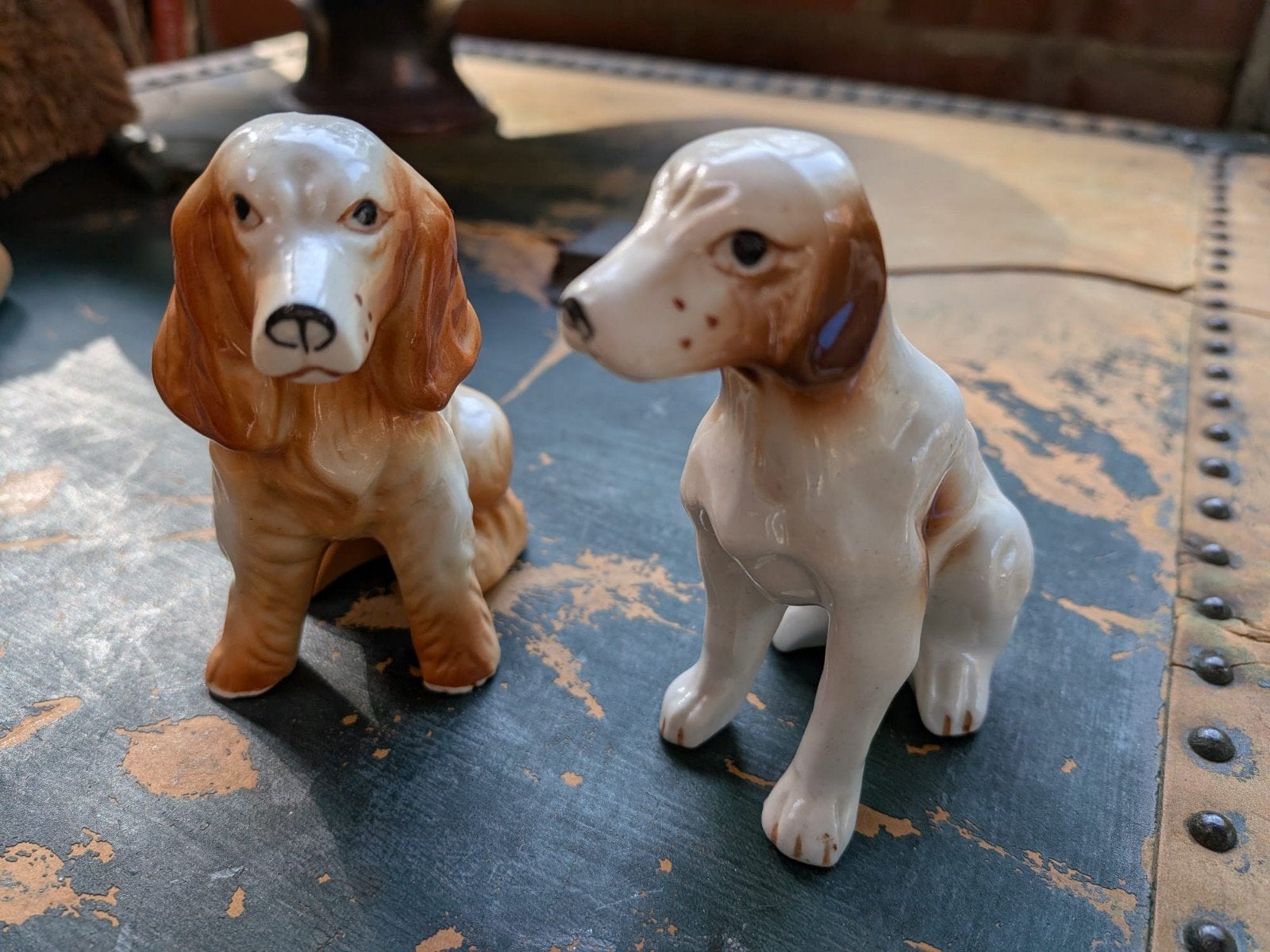 Set van 2 vintage hondenbeeldjes - Cocker Spaniel & Pointer, Ophalen, Gebruikt, Hond of Kat, Beeldje of Figuurtje