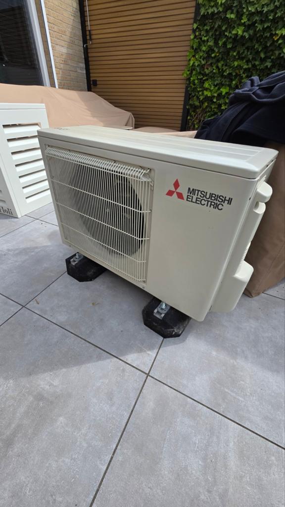 Mitsubishi Electric 2.5 split airco buitenunit. 3 jaar oud., Ophalen of Verzenden, Wandairco, 3 snelheden of meer