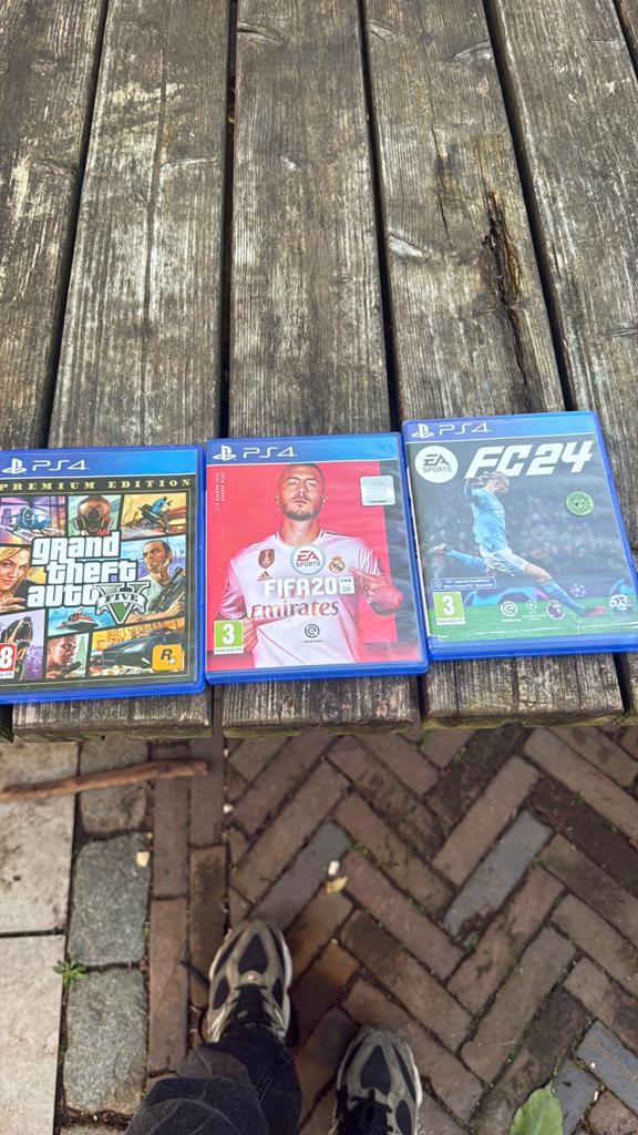 3 games gta five,fc 24 en fifa 20, Spelcomputers en Games, Games | Sony PlayStation 4, Ophalen of Verzenden, Zo goed als nieuw