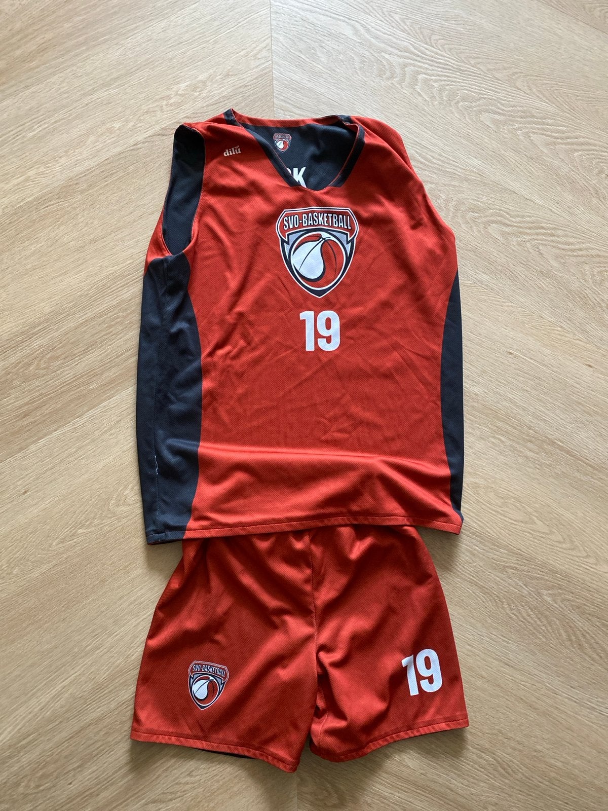 Basketbal tenue SVO-Basketbal - U-8 U-10, Ophalen of Verzenden, Gebruikt, Kleding