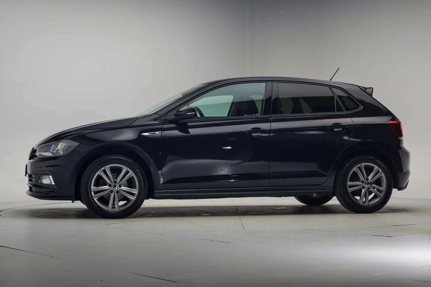 Volkswagen Polo 1.0 TSI R-Line Edition [ Navi Apple/Android, 1063 kg, Gebruikt, 95 pk, Origineel Nederlands