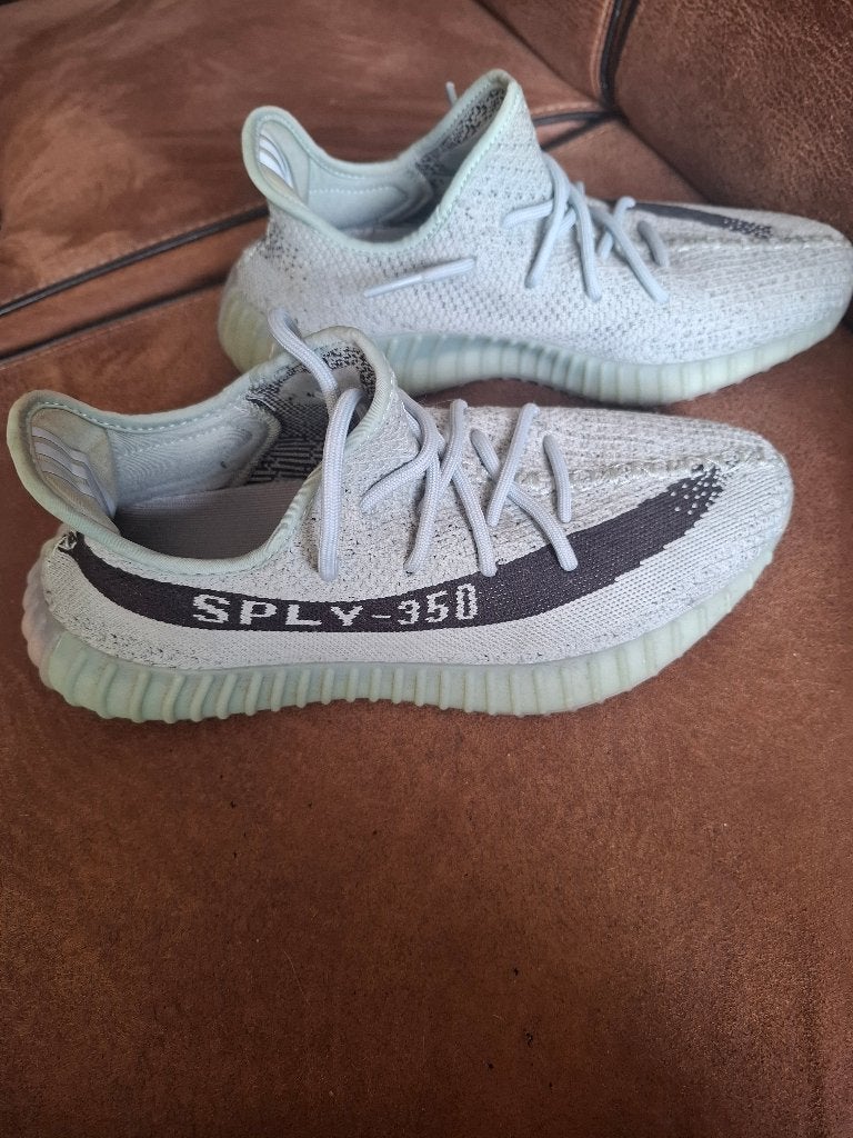 YEEZY boost 350 Salt mt 42, Overige kleuren, Nieuw, Ophalen of Verzenden, Sneakers of Gympen