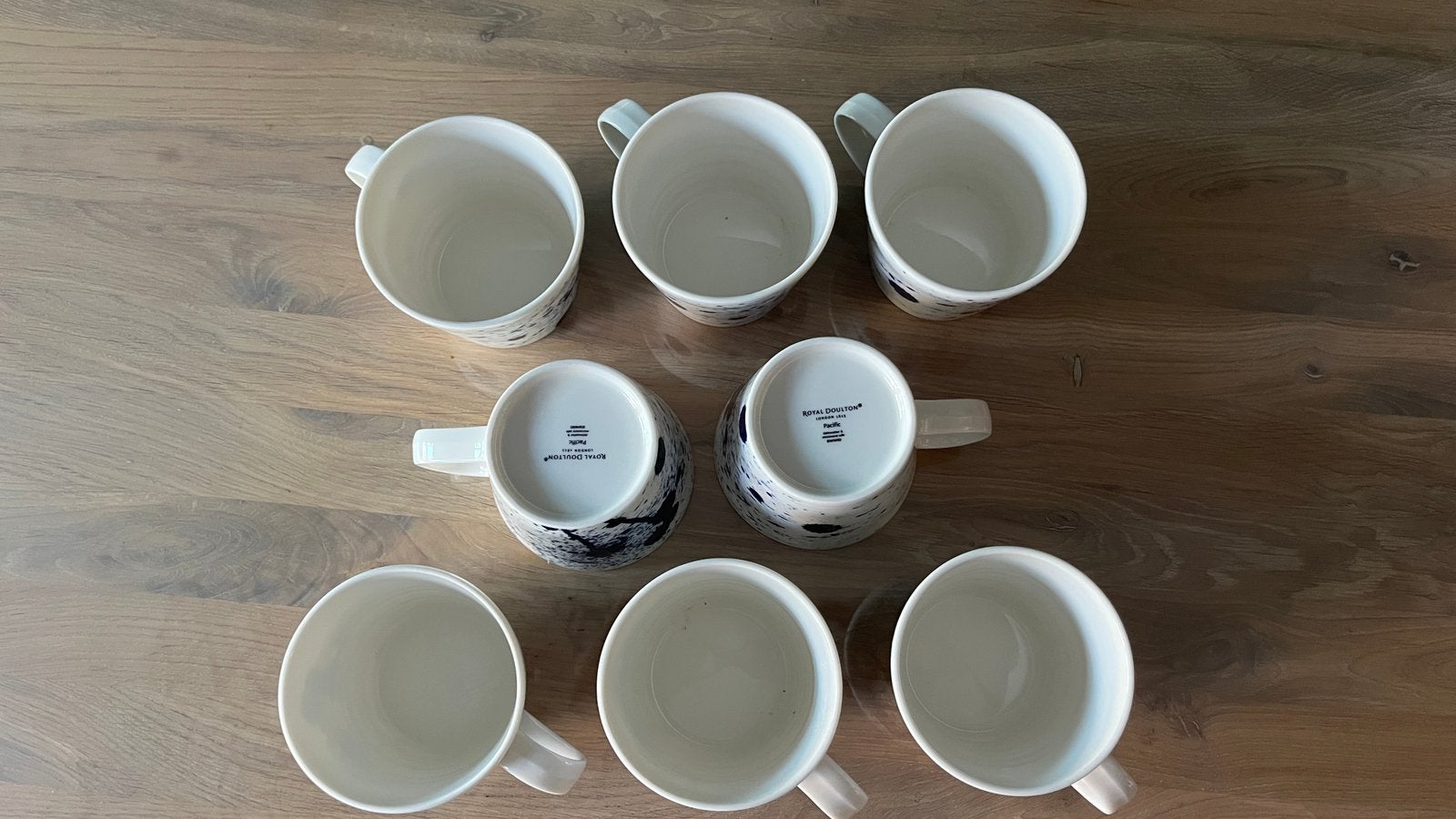 8 mokken in blauw-wit (Royal Doulton), Huis en Inrichting, Keuken | Servies, Ophalen, Overige merken, Landelijk/Boerenbont, Mok