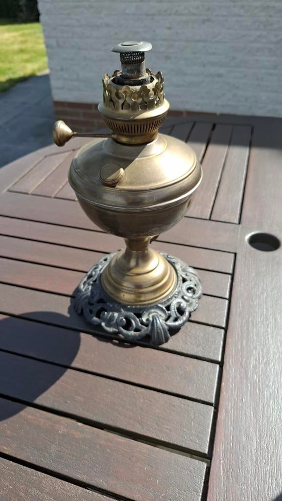 Oude olielamp van messing, Antiek en Kunst, Ophalen of Verzenden