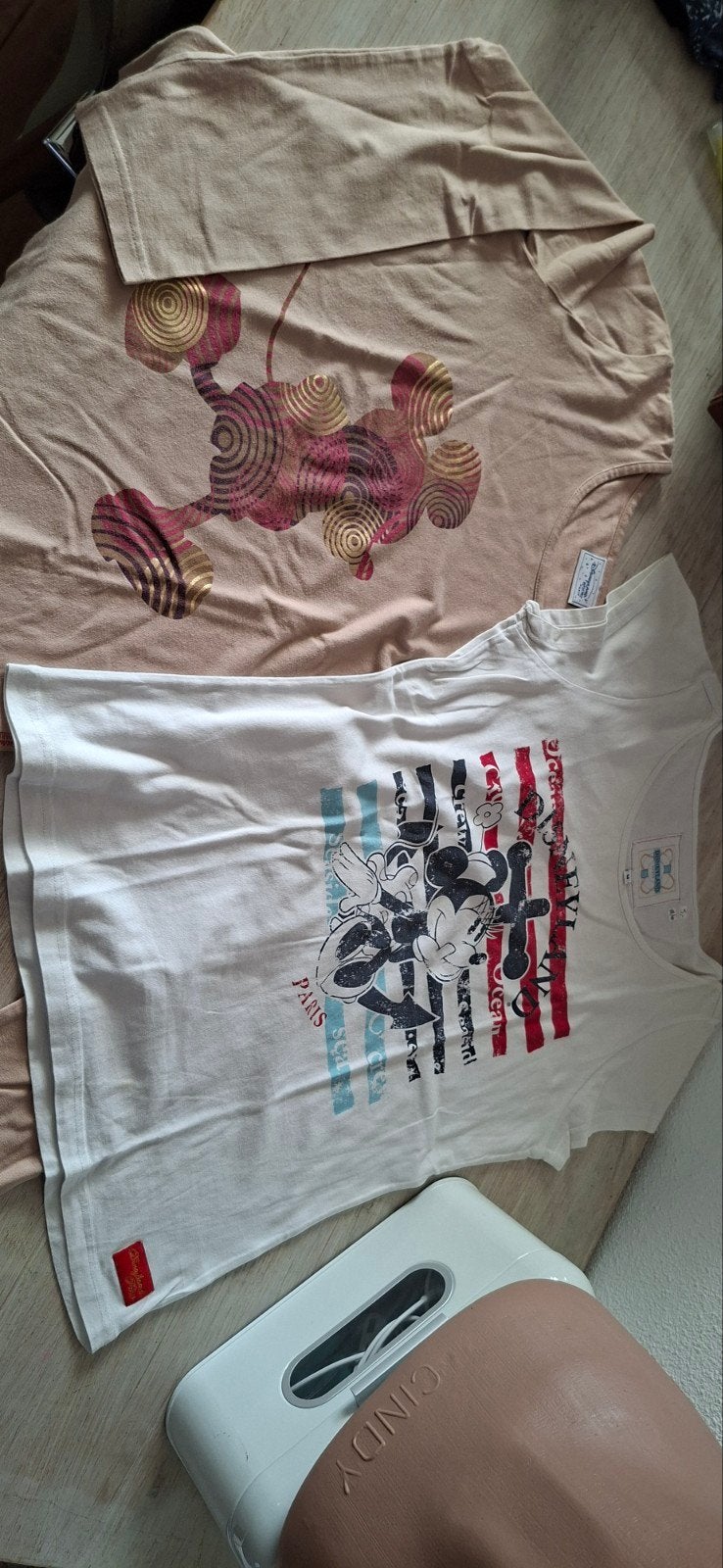 2 Disneyland Paris Micky Mouse shirts maat M/38, Maat 38/40 (M), Disneyland Paris, Ophalen of Verzenden, Korte mouw