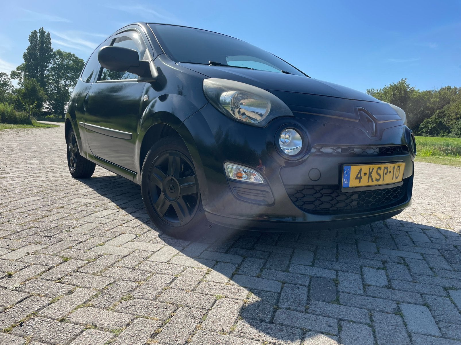 Renault Twingo 1.2 16V 2013 Zwart 2e Eigenaar, Auto's, Voorwielaandrijving, 839 kg, 74 pk, USB