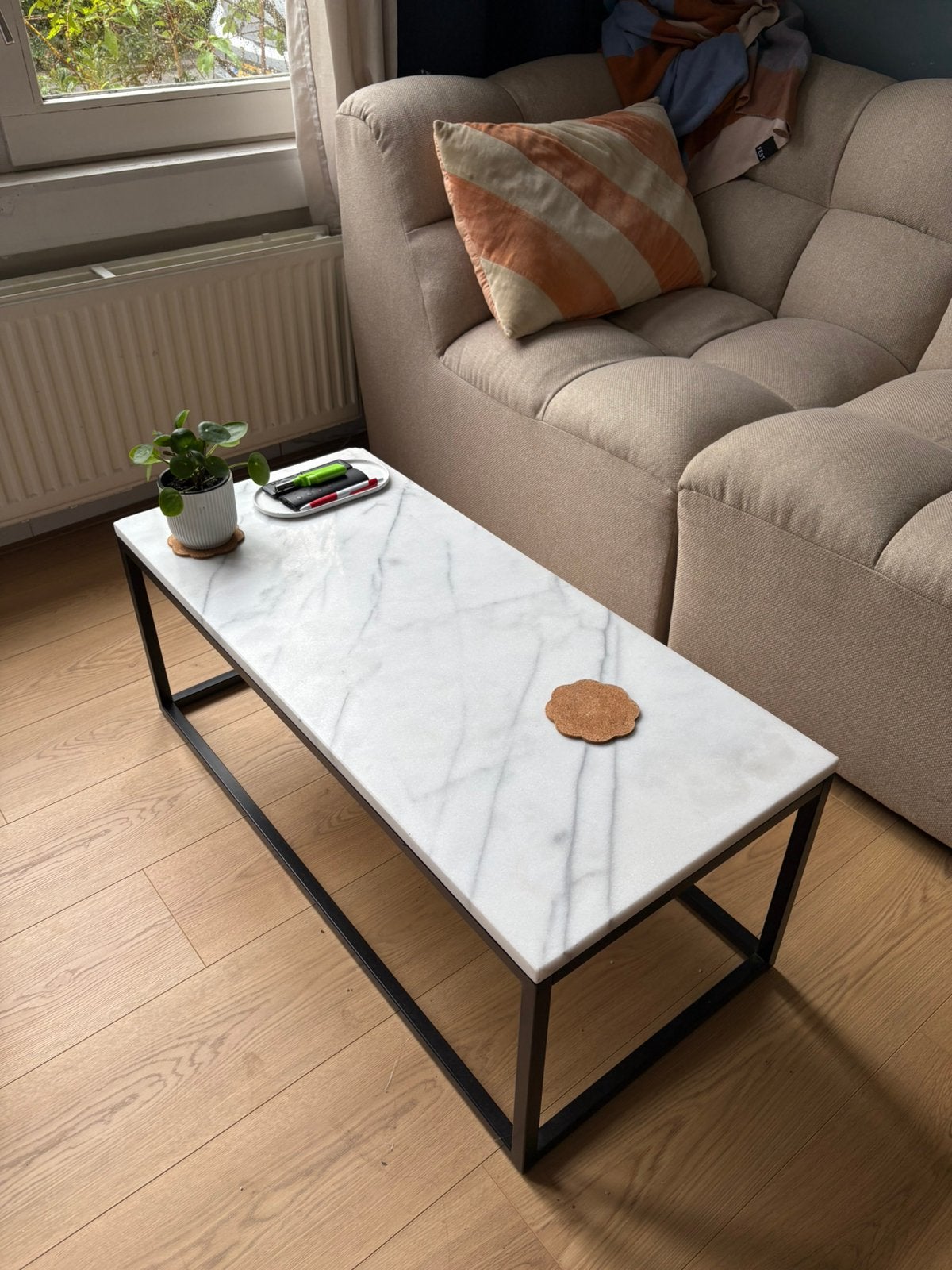 Salontafel van Loods 5 met marmeren blad + metalen onderstel, Gebruikt, Ophalen of Verzenden, 75 cm of meer, Rechthoekig