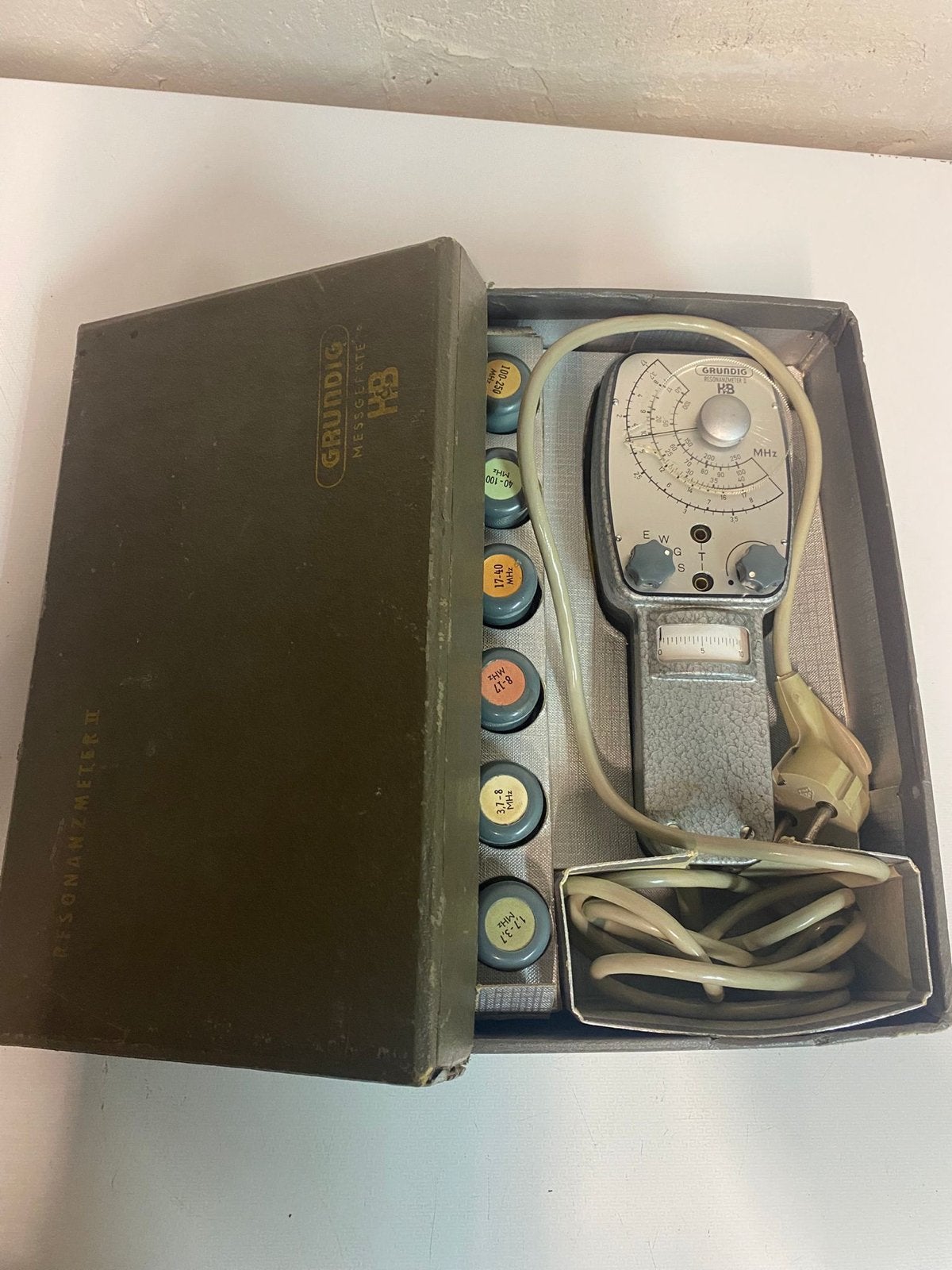 Grundig Resonanzmeter II Type 701 in originele doos, Ophalen of Verzenden