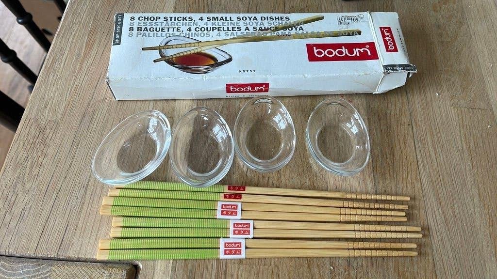 Bodum 8 eetstokjes, 4 soya bakjes - helemaal nieuw!, Overige materialen, Nieuw, Ophalen of Verzenden, Kom(men)