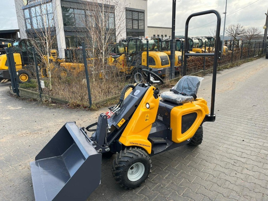 Compacte minishovel / wiellader, Ophalen of Verzenden, Nieuw, Handmatig