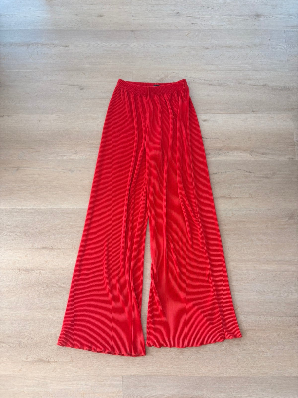 Rode broek Loavies, Kleding | Dames, Maat 38/40 (M), Ophalen of Verzenden, Zo goed als nieuw, Lang