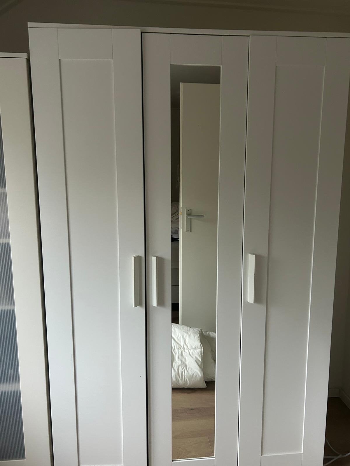 Witte kledingkast met spiegeldeur, Huis en Inrichting, Ophalen, Gebruikt, 100 tot 150 cm, 200 cm of meer