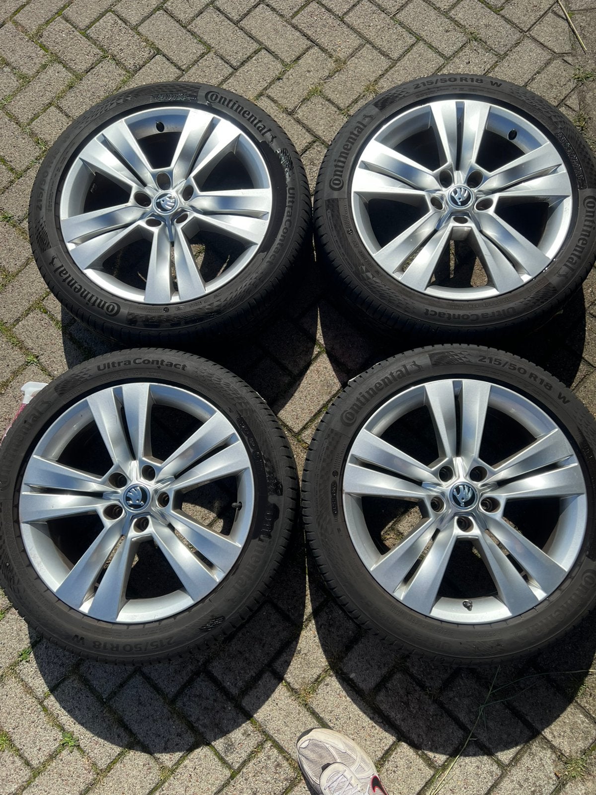 Originele Skoda Velgen 18 inch & 215/50R18 Zomerbanden, Ophalen, 18 inch, 215 mm, Velg(en)