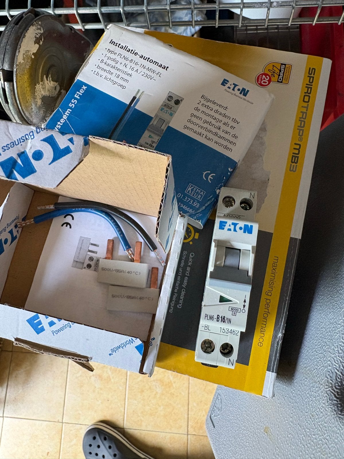 Eaton B16 Automaat - praktisch nieuw, Doe-het-zelf en Verbouw, Ophalen, Zo goed als nieuw, Eaton, Installatieautomaat