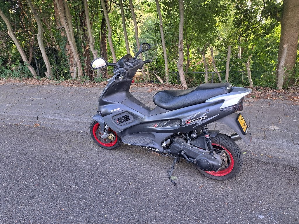 RUNNER  SP50 GILERA, Fietsen en Brommers, Gebruikt, Ophalen of Verzenden, Gilera, Benzine