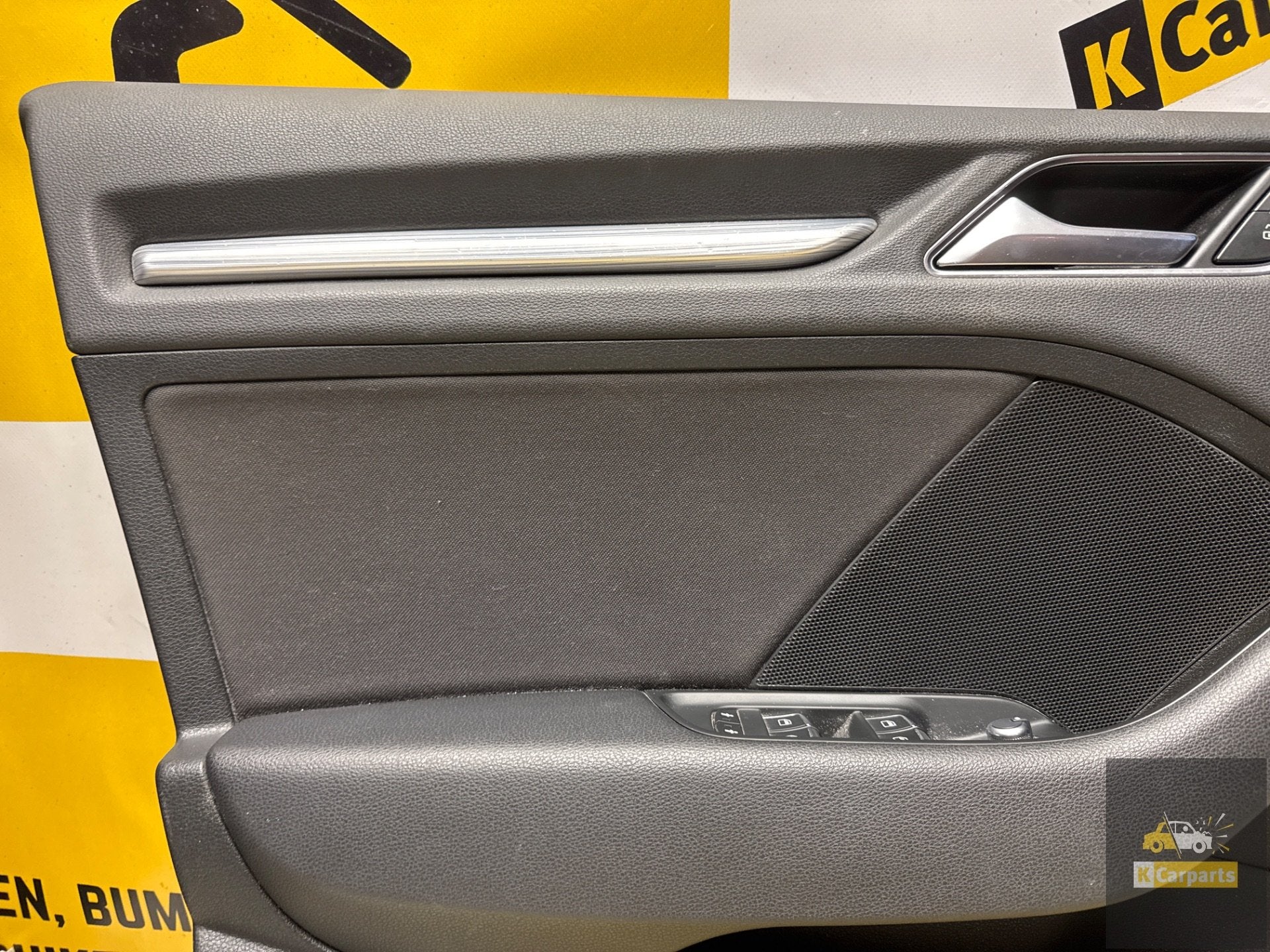 Deur bekleding AUDI A3 S3 RS3 Links voor portier 8V4867105, Info@fabrikant.eu, Fabrikantstraat 1
1000 AA  Amsterdam, NL, Fabrikant BV