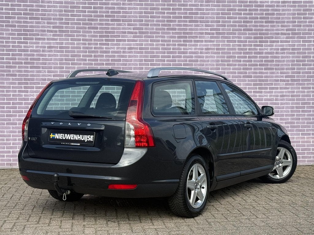 Volvo V50 1.8 Edition I | 4 seizoen banden | Trekhaak | Clim, Auto's, Volvo, Gebruikt, 4 cilinders, V50, 1270 kg