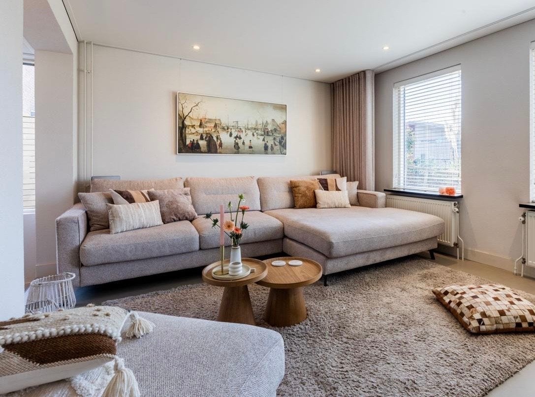 Licht beige hoekbank met hocker, 335 cm breed, Huis en Inrichting, Banken | Bankstellen, Ophalen, 100 tot 125 cm, Hoekbank, Stof