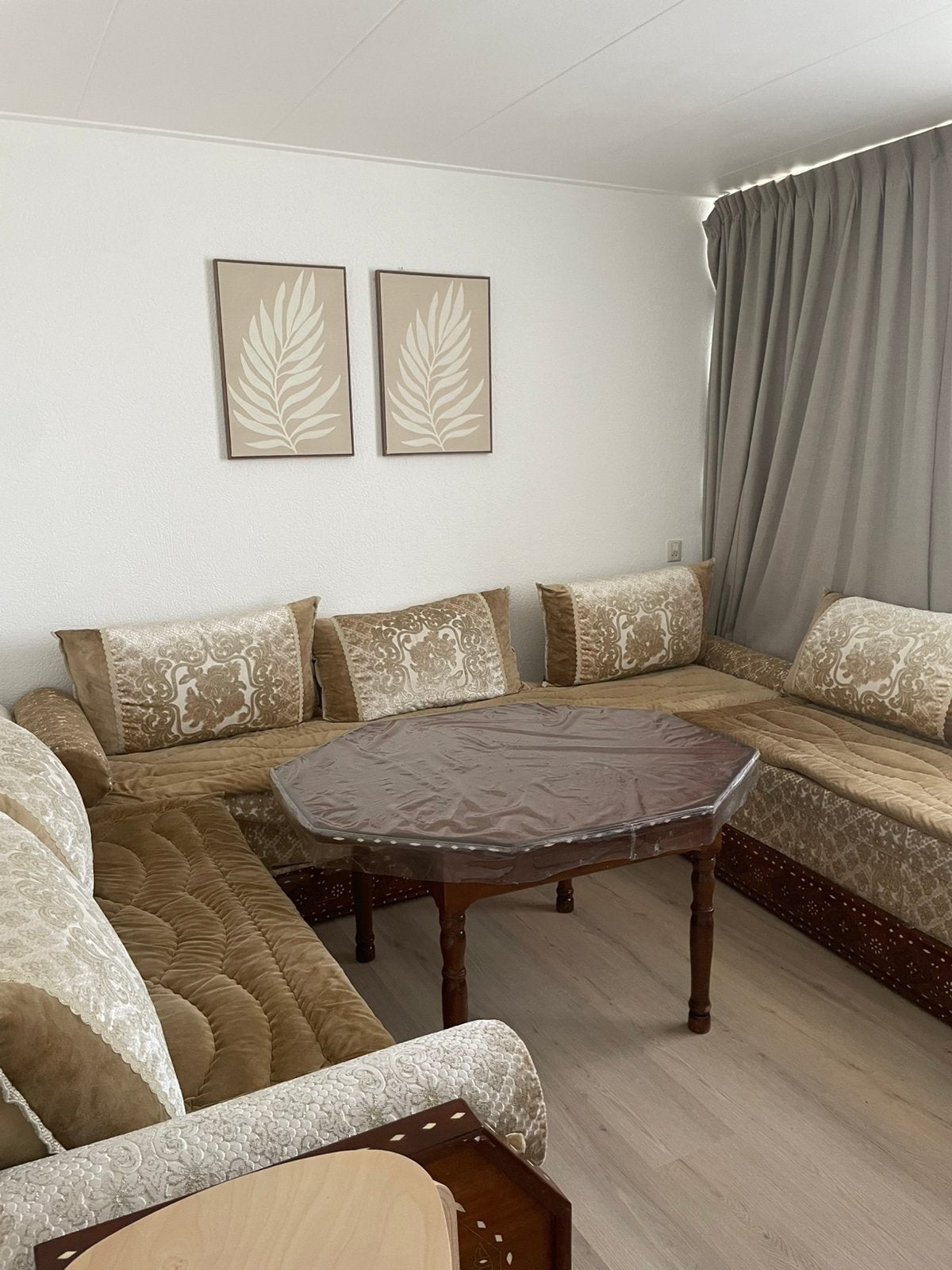 Sedari te koop met 2 tafels marokaanse banken, Huis en Inrichting, Banken | Complete zithoeken, Ophalen, Zo goed als nieuw
