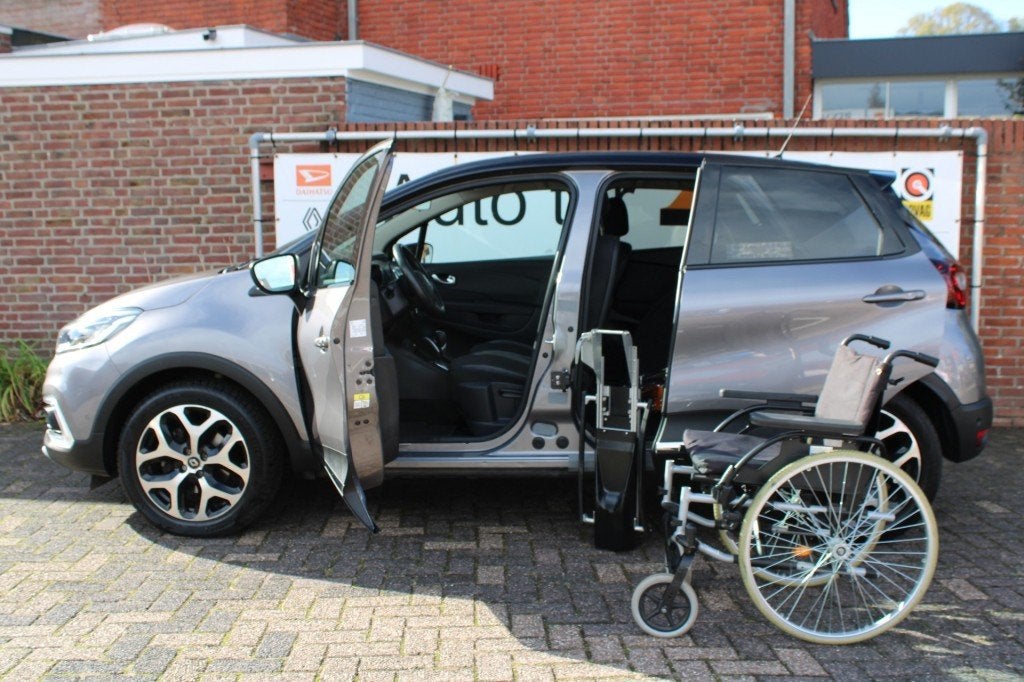Renault CAPTUR Rolstoelauto aangepast met lift automaat, Auto's, Gebruikt, Euro 6, 4 cilinders, Origineel Nederlands