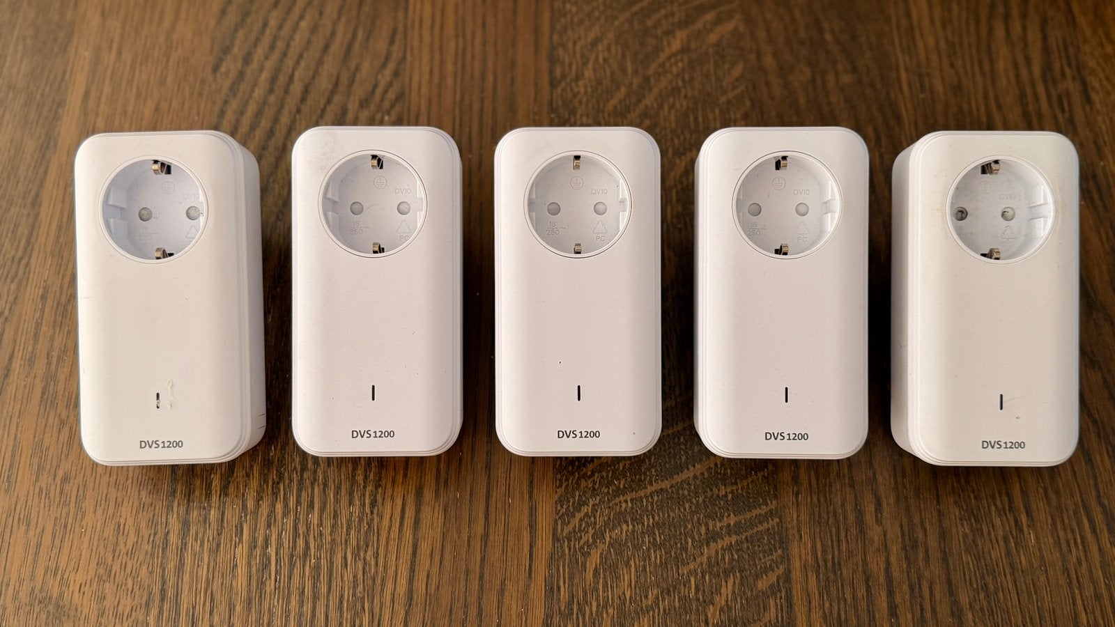 5x Devolo DVS 1200 Powerline Adapters - Zo goed als nieuw, Computers en Software, Powerlines, Verzenden, Zo goed als nieuw