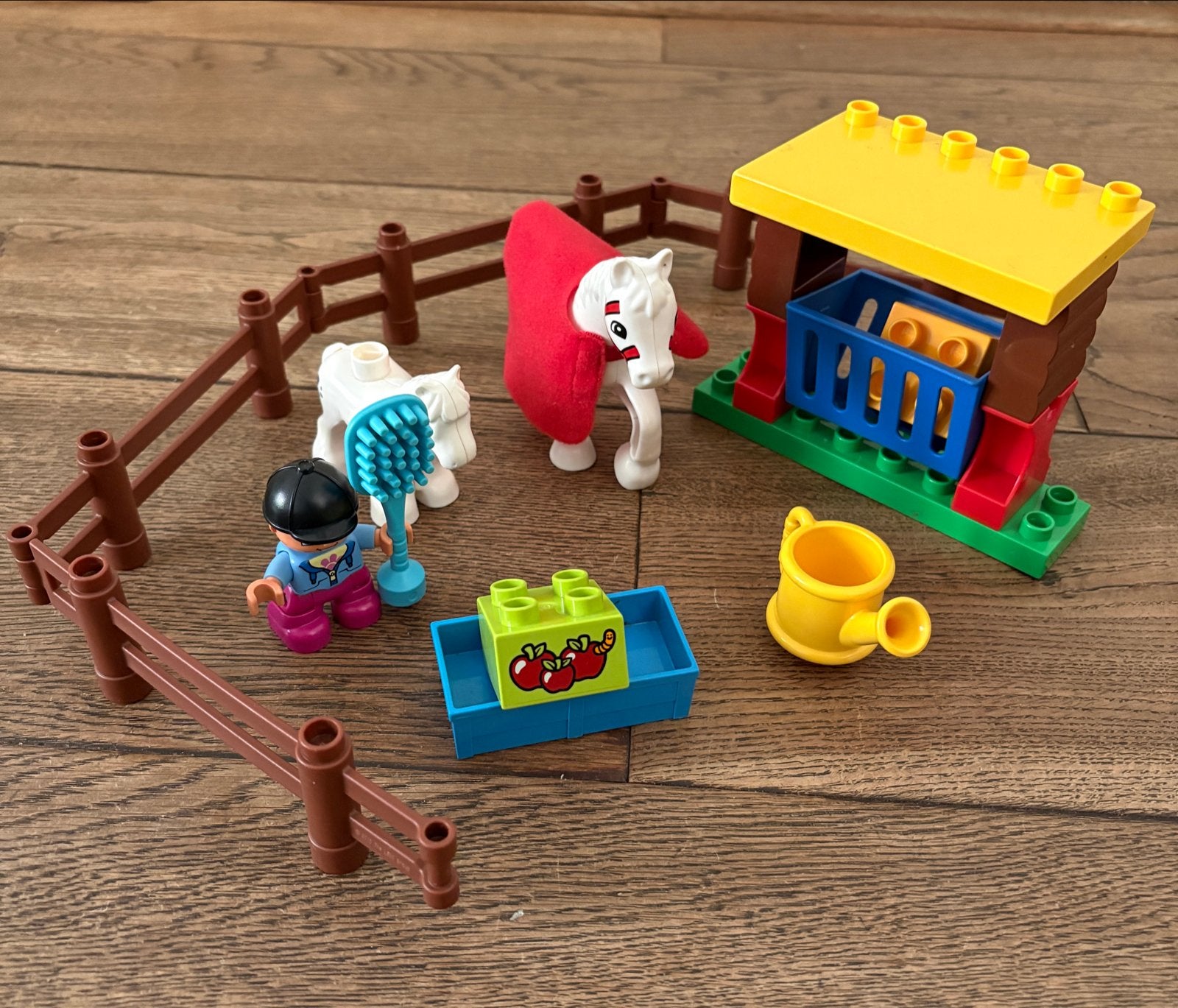 Lego Duplo Paardenstal 10806 met accessoires, Kinderen en Baby's, Speelgoed | Duplo en Lego, Gebruikt, Overige thema's, Ophalen of Verzenden