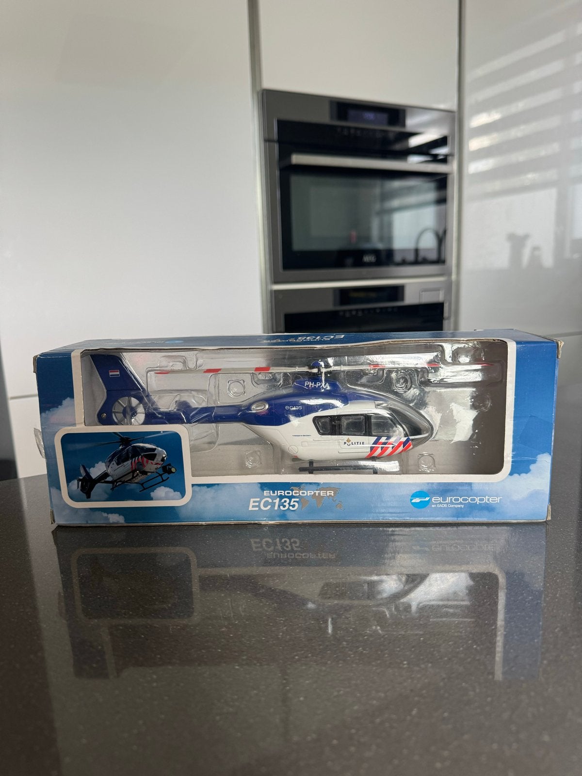 Officiele Eurocopter EC135 Politie Helikopter Model, Overige merken, 1:72 tot 1:144, Helikopter, Nieuw