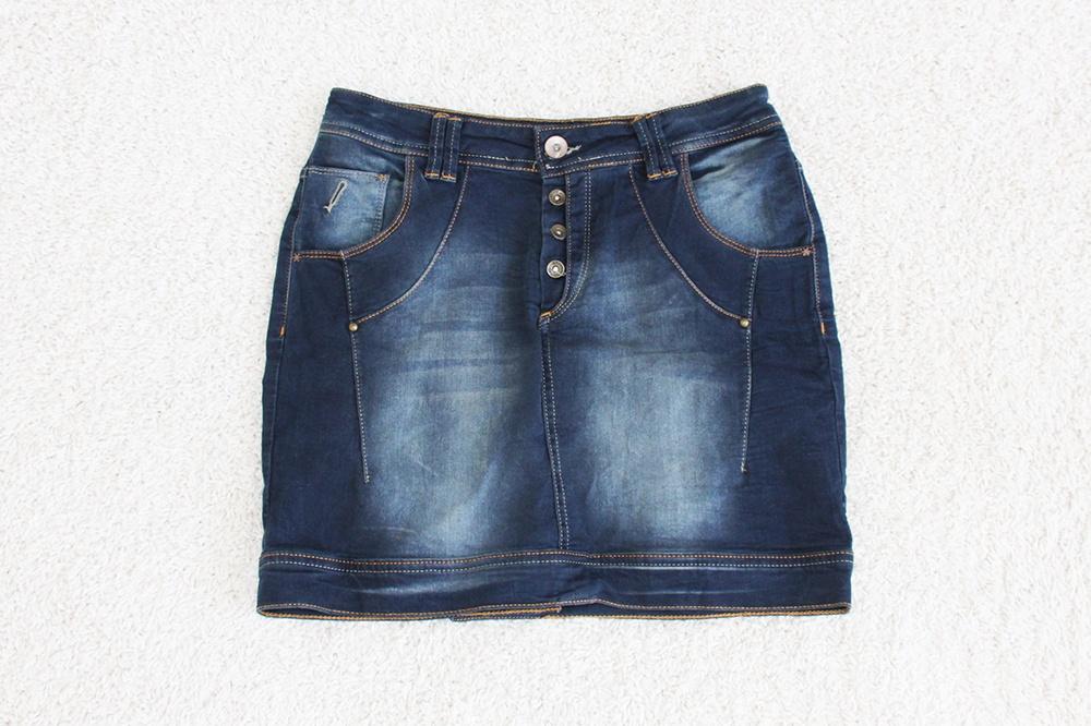 Fitt Originals Spijker Rokje (Maat 36) - 4 € 25,-