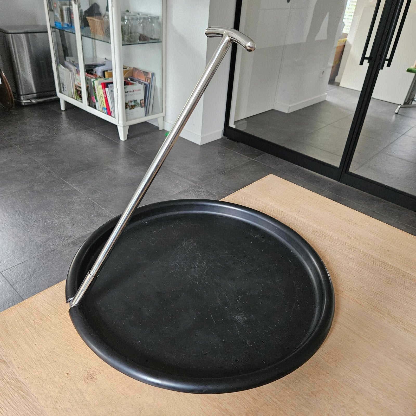 Royal VKB Zelfbalancerend Dienblad - Zwart, Kunststof, Gebruikt, Met handvatten, Rond
