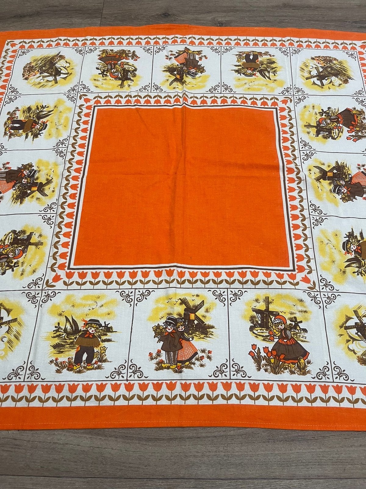 Vintage tafelkleed retro Hollandse tafellinnen 88x81cm, Vintage, Ophalen of Verzenden, Zo goed als nieuw, Oranje