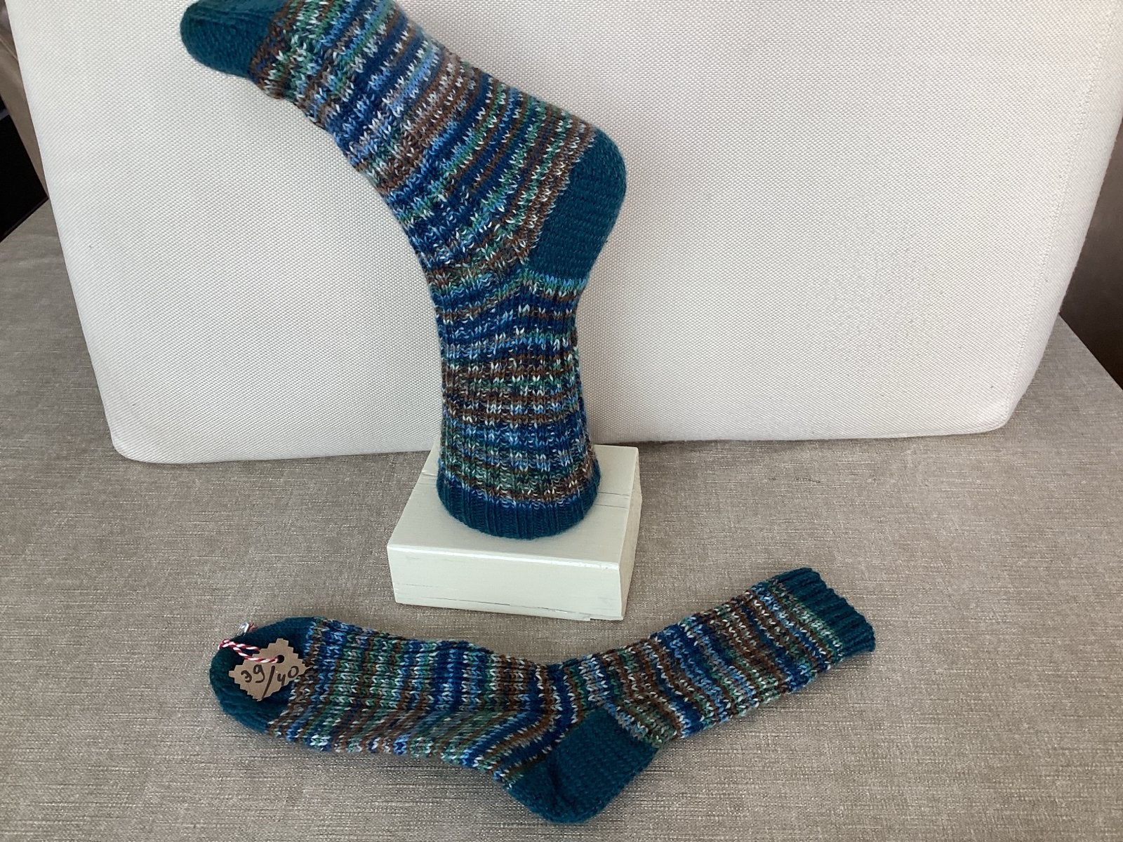 Handgebreide sokken maat 39/40, blauw/bruin/groen gestreept, Sokken en Kniesokken, Blauw, Nieuw, Ophalen of Verzenden