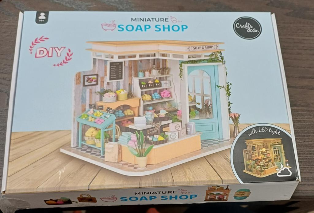 Maak je eigen poppenhuis soap shop, Verzamelen, Ophalen of Verzenden, Nieuw, Poppenhuis