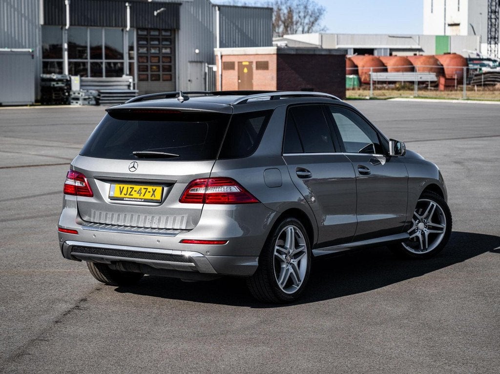 Mercedes M-klasse ML 350 BlueTec AMG Grijs Kenteken Panorama, Auto's, Bestelauto's, Automaat, 15 km/l, Gebruikt, 258 pk
