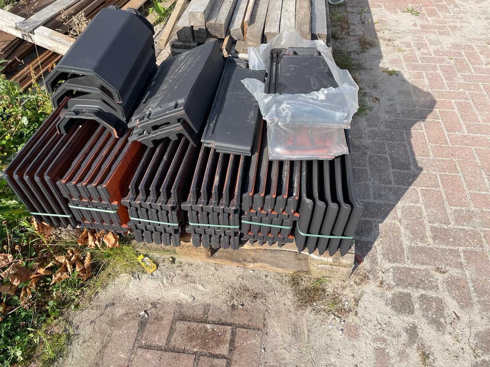 40 vlakke Dakpannen  Neslkamp G10 Pro Antraciet, Doe-het-zelf en Verbouw, Dakpannen en Dakbedekking, Ophalen, Gebruikt, Steen of Klei