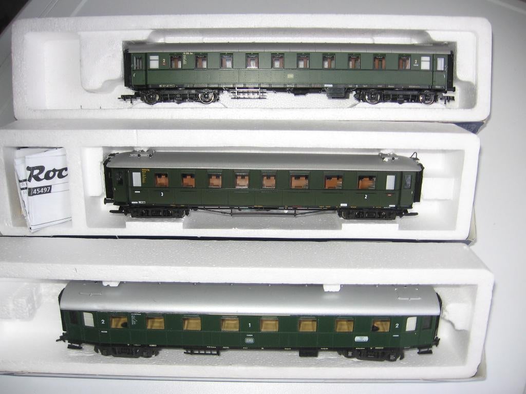 3 personenwagons DB/DR. Gebruikt maar goede bruikbare staat., Hobby en Vrije tijd, Modeltreinen | H0, Gebruikt, Gelijkstroom, Wagon