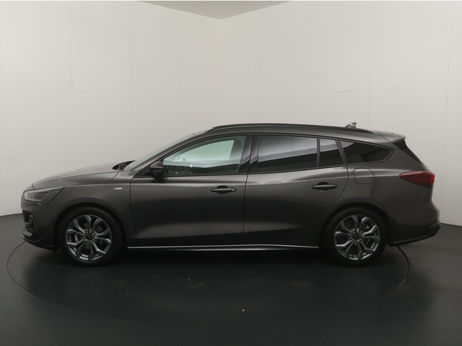 Ford FOCUS Wagon EcoBoost Hybrid 155 pk ST-Line | Winter Pac, Stof, Gebruikt, 155 pk, Hybride Elektrisch/Benzine