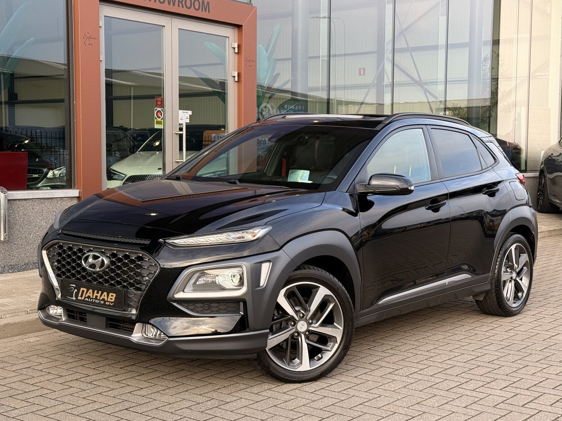 Hyundai KONA 1.6 T-GDI Premium | Krell Audio | Schuifkantel, 4 cilinders, Zwart, Bedrijf, 600 kg